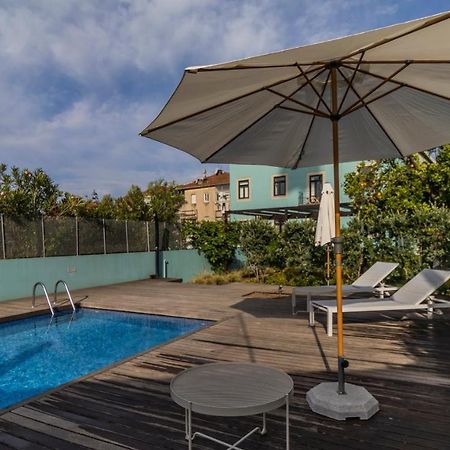 Lovelystay - Downtown Studio With Pool, Ac And Balcony Porto Exterior foto