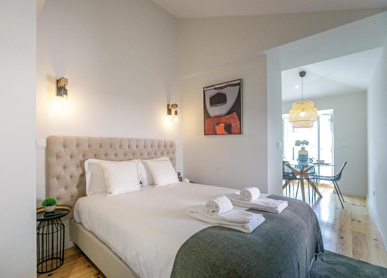 Lovelystay - Downtown Studio With Pool, Ac And Balcony Porto Exterior foto