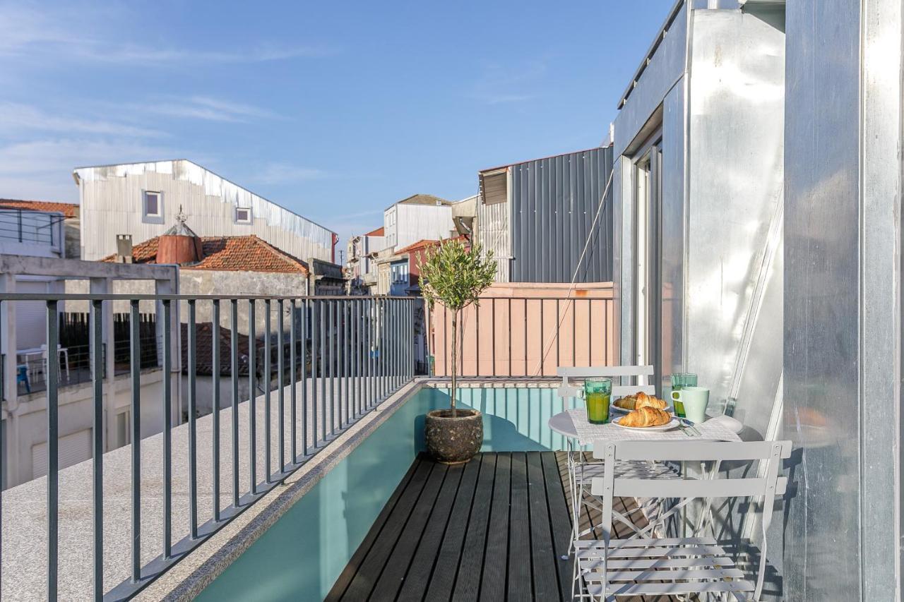 Lovelystay - Downtown Studio With Pool, Ac And Balcony Porto Exterior foto