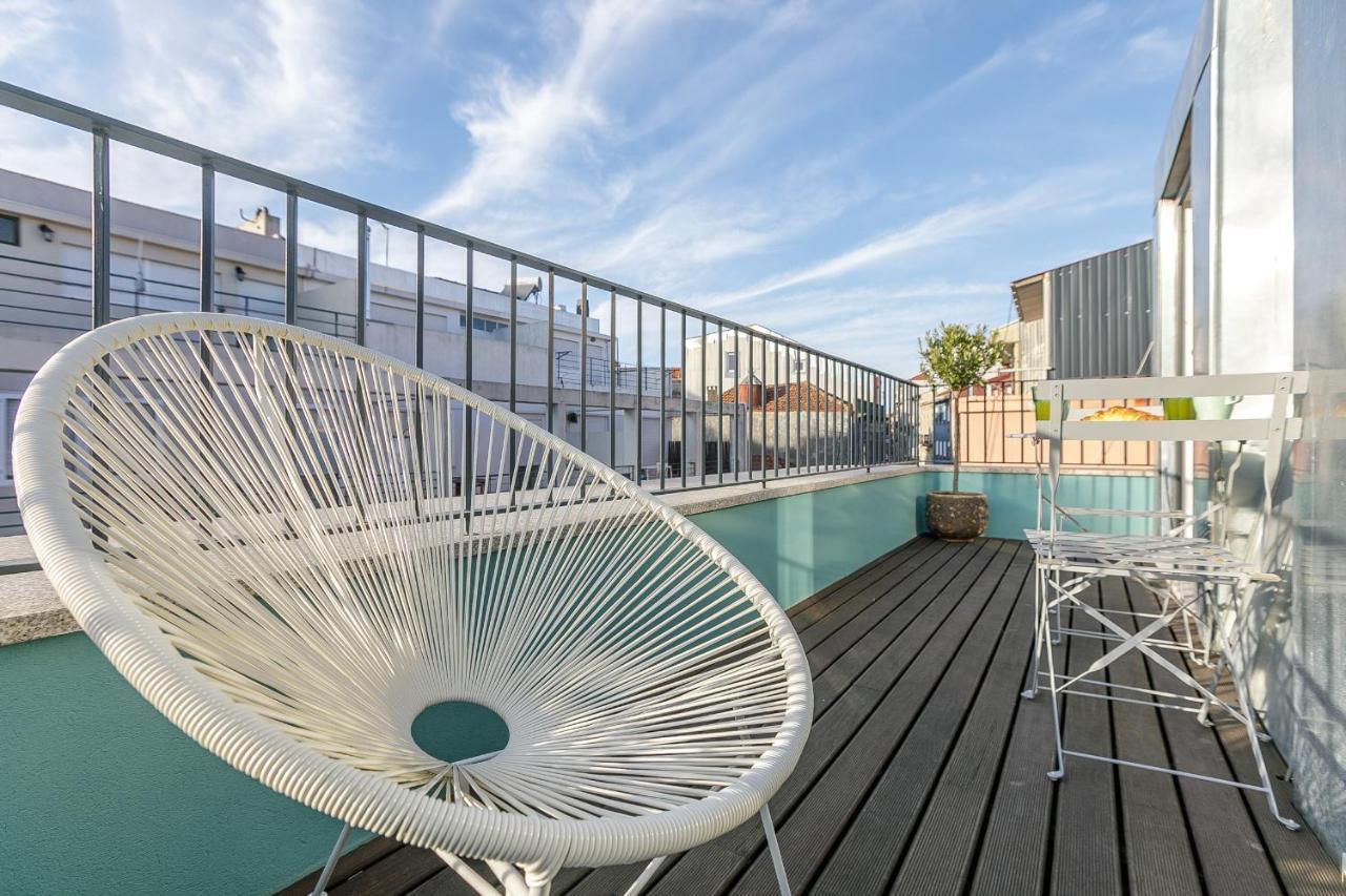 Lovelystay - Downtown Studio With Pool, Ac And Balcony Porto Exterior foto