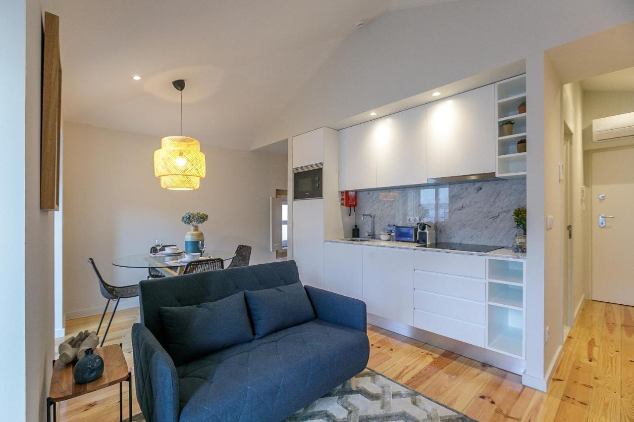 Lovelystay - Downtown Studio With Pool, Ac And Balcony Porto Exterior foto