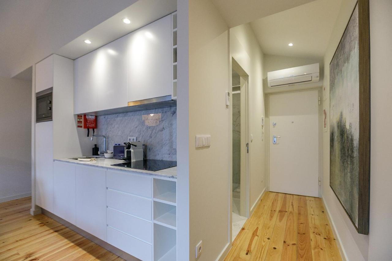 Lovelystay - Downtown Studio With Pool, Ac And Balcony Porto Exterior foto