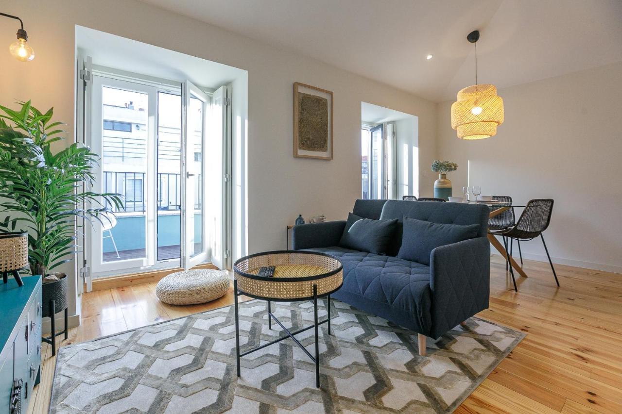 Lovelystay - Downtown Studio With Pool, Ac And Balcony Porto Exterior foto